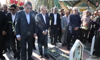وزیر جهاد کشاورزی به شهدای والامقام استان کرمان ادای احترام کرد
